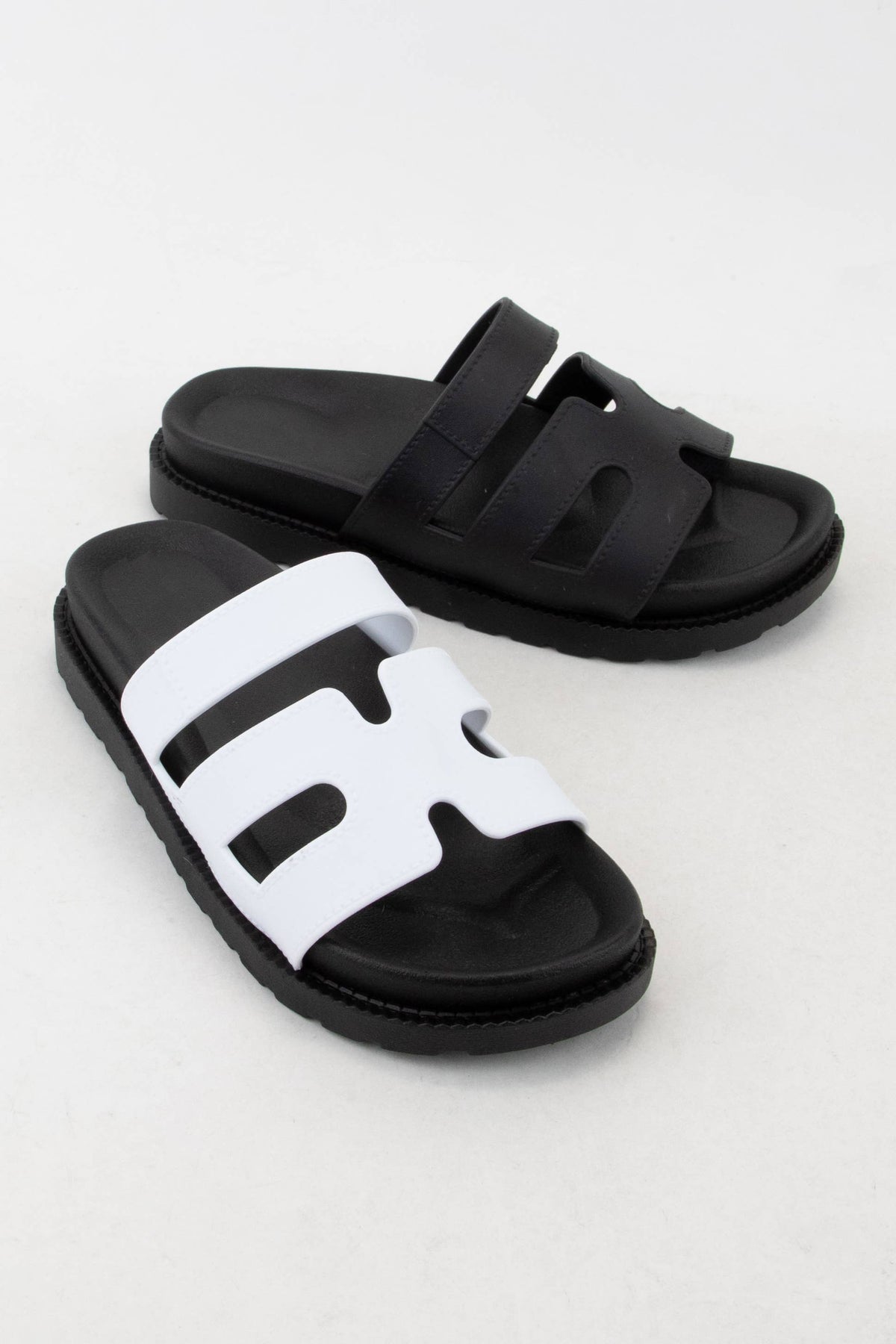 GINO TRENDY CUTOUT DESIGN UPPER SLIP-ON STYLE SANDAL: Black