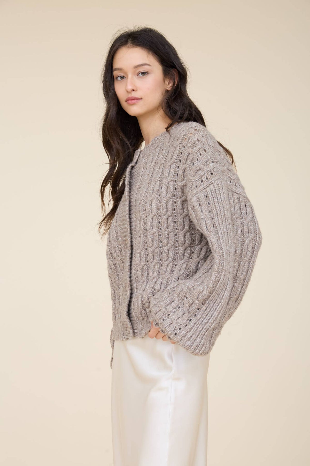 EYELET CABLE KNIT SCALLOPED TRIM KNIT CARDIGAN: TAUPE