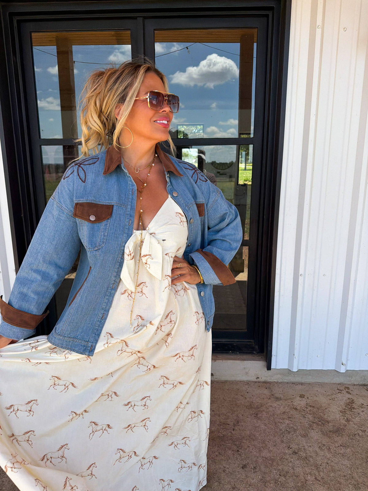 WESTERN CHARM MAXI DRESS: CREAM HORSES