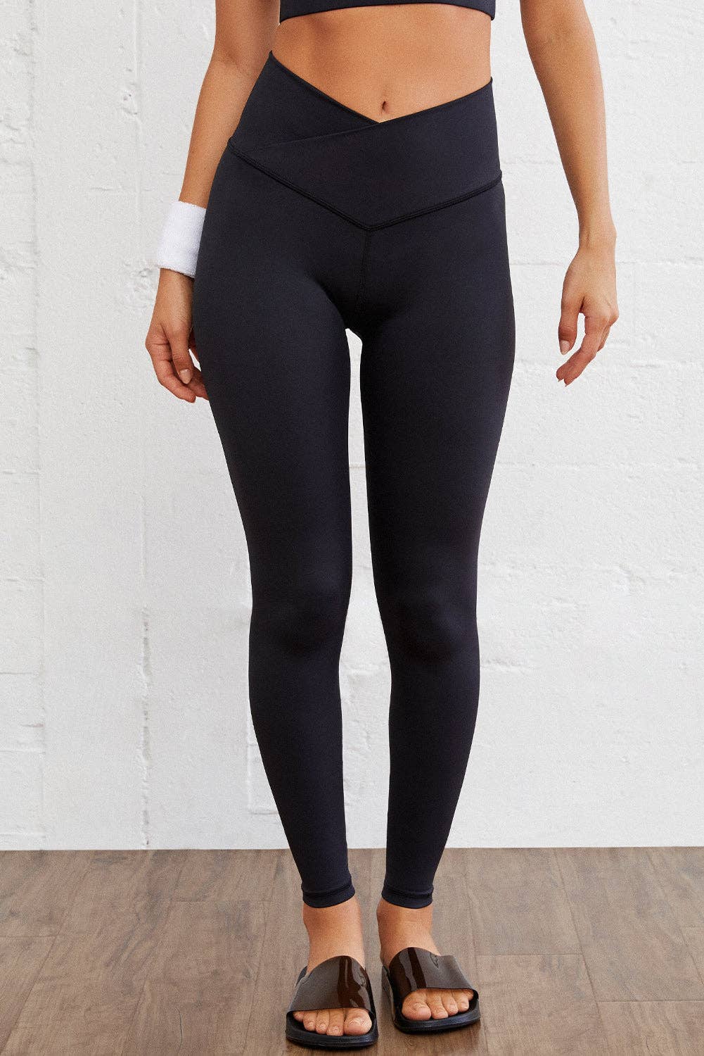 Arched Waist Seamless Active Leggings: Black