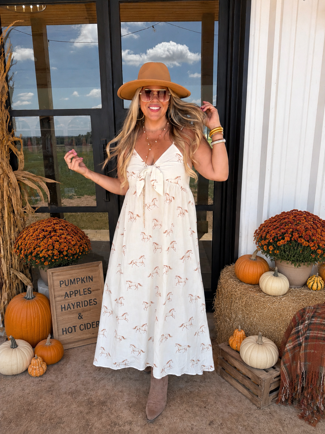 WESTERN CHARM MAXI DRESS: CREAM HORSES